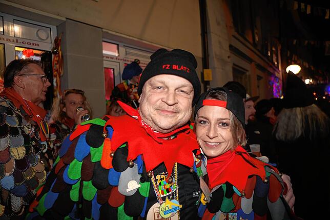 Bild 28: So glückselig wird am Rosenmontag in Konstanz weitergefeiert