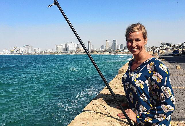 Andrea Kiewel, bekannt als „Kiwi“, moderiert im Sommer nahezu jeden Sonntag den ZDF-Fernsehgarten. Für ihre Auftritte reist sie ...