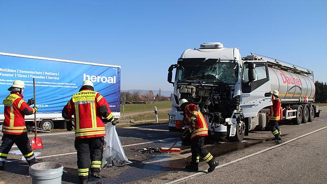 Die Unfallstelle auf der B 316 in Rheinfelden.