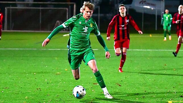 &bdquo;Man of the match&ldquo;: Joshua Kopp war Dreh- und Angelpunkt des SV Herten im Verfolgerduell. Das 1:2 von Sascha Strazzeri und ...