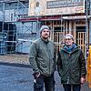 Die Bauherren vor ihrer neuen Backstube in Löffingen: Bauleiter Christian Huber (links) Joachim Schmid und Sarah Schmid-Huber freuen ...