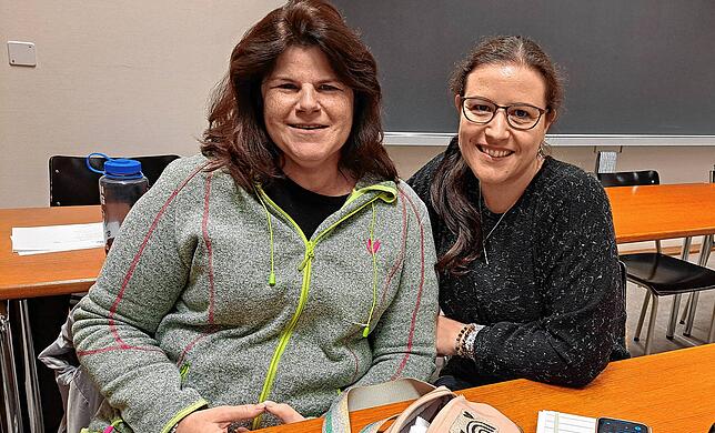 Caroline Tschäppät (links) und Laura Kissling sind aus dem Aargau nach Basel gereist.