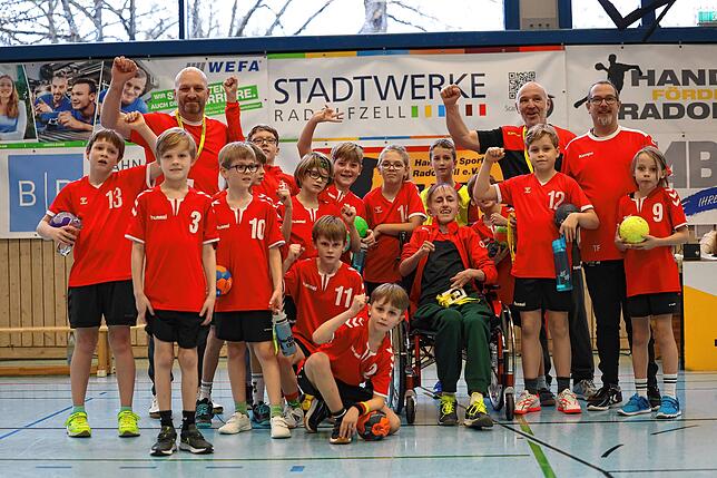 Gemeinsam stark: Jakob und die Radolfzeller Nachwuchs-Handballer!