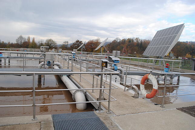 Die Kläranlage in Tiengen reinigt das Abwasser von rund 27.000 Einwohnern. Kläranlagen leisten einen wichtigen Beitrag zum Gewässer- und ...