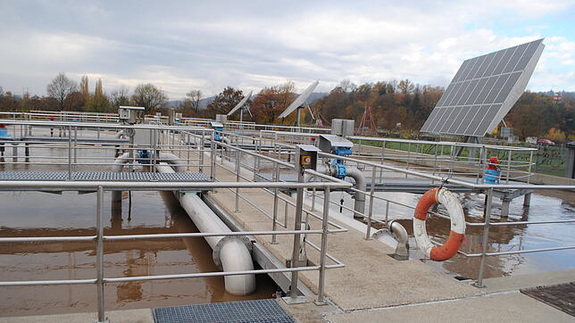 Die Kläranlage in Tiengen reinigt das Abwasser von rund 27.000 Einwohnern. Kläranlagen leisten einen wichtigen Beitrag zum Gewässer- und ...