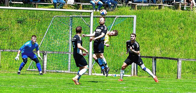 Bild 10: SV Eschbach siegt 3:0 bei Spitzenreiter SG FC Wehr/Brennet II – und wir haben Fotos!