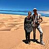 Tanja und Armin Vogelsang in Namibia. Zu diesem Bild schreiben sie: &bdquo;Nichts als Dünen, nichts als Freiheit&ldquo;.