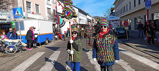 Bild 20: Der große Fasnetsumzug in Tiengen im strahlenden Sonnenschein - hier die schönsten Einblicke