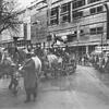 Das Richtfest von Karstadt im Dezember 1973 war für Singen ein Ereignis, das sogar mit Umzug gefeiert wurde. Zur Eröffnung gab es en ...
