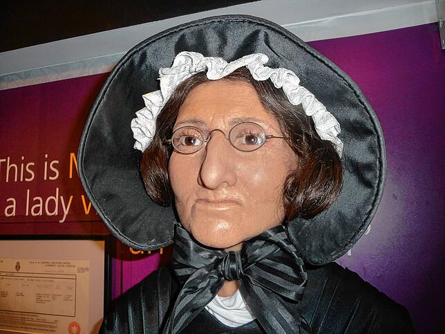 Eine Wachsfigur im Londoner Stammhaus von Madame Tussauds, die Marie Tussaud selbst darstellt (Archivbild)
