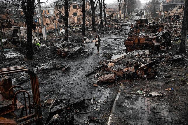In der ukrainischen Stadt Butscha, 25 Kilometer nordwestlich der Hauptstadt Kiew, bietet sich nach dem Rückzug der russischen Armee ein ...