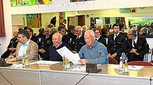 Besuch im Triberger Gemeinderat: Wenn es um Feuerwehrangelegenheiten geht, stehen die Kameraden geschlossen wie ein Mann hinter der ...