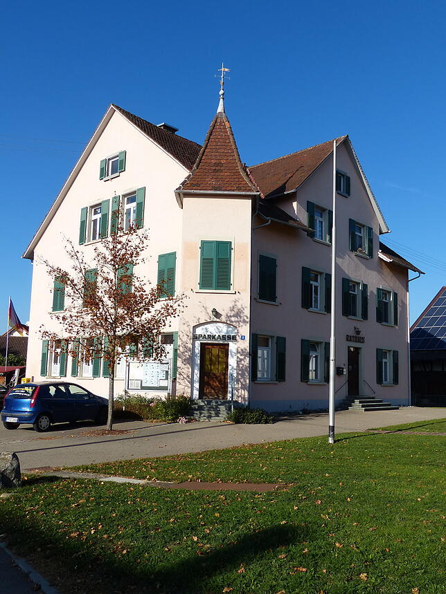 Über die Sanierung und Nutzung des Alten Rathauses wollen sich Ortsvorsteher Jakob Krimmel und Bürgermeister Martin Rupp zeitnah ...