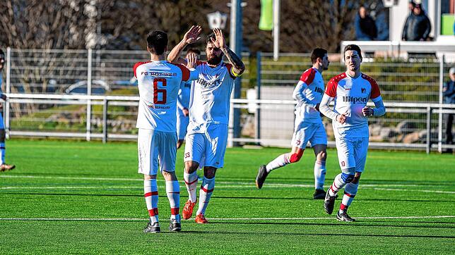Bild 1: FC RW Weilheim siegt mit 3:2 beim SV Herten &ndash; und wir haben Bilder!