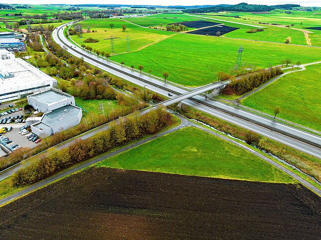 Auch diese Brücke über die B 33/B27 beim Recyclinghof Donaueschingen steht auf dem Sanierungsplan des Landes.