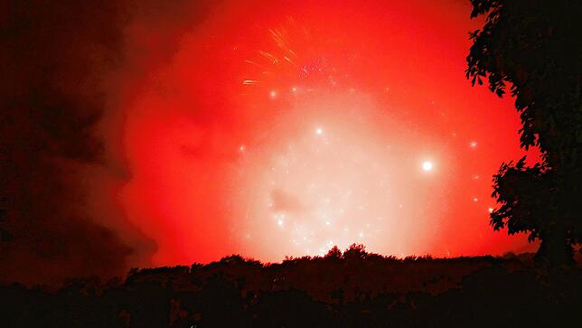 Bild 22: Waldshut: Großes Abschlussfeuerwerk auf der Chilbi 2025