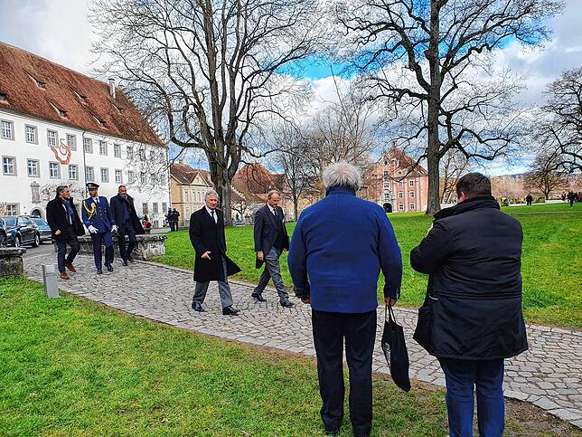 König Philipp von Belgien auf dem Weg ins Salemer Münster.