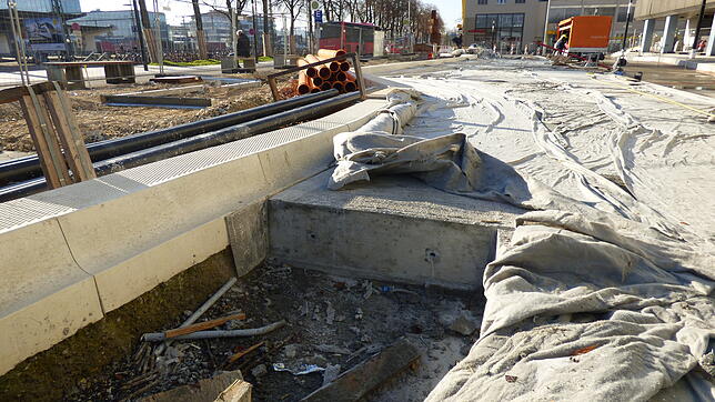 34 Zentimeter dick ist die Betonschicht der Fahrbahn.