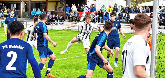 Bild 10: FC Wittlingen setzt sich mit 3:1 gegen VfB Waldshut durch – und wir haben Fotos!