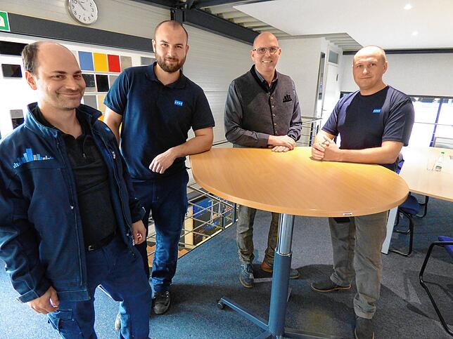 Das Team des finnischen Aufzugherstellers Kone in Markdorf (von links): Andreas Cruse, Servicetechniker, Alexander Wolf, angehender ...