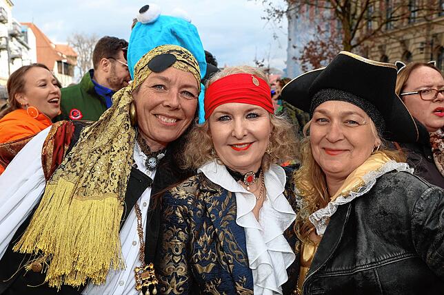 Bild 2: Konstanzer Straßenfasnacht 2025: So unvergesslich war der Schmotzige Dunschtig in Bildern!