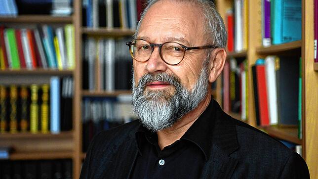 Herfried Münkler gilt als einer von Deutschlands führenden Intellektuellen im Bereich der Politik und Zeitgeschichte.