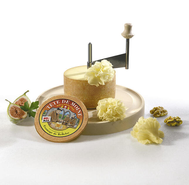 Käsehobel Girolle: Den Käse „Tête de Moine“ (Mönchskopf) gibt es seit mehr als 800 Jahren. Zum Verkaufsschlager wurde er aber erst durch ...