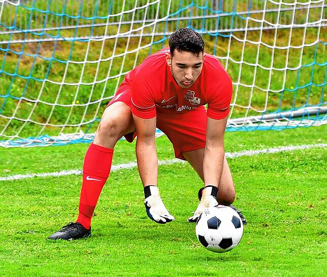 Jonas Limberger (22) lebt in Raßbach, einem Ortsteil von Untermettingen. Mit Fußball begann er schon als Vierjähriger bei den Bambini ...