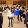 Bitte recht freundlich: Die beiden Bürgermeisterkandidaten Roland Kunze (links) und Michael Klinger (rechts) kommen für ein Bild mit den ...