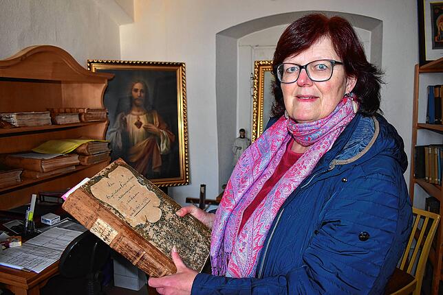 Irmgard Blatter-Kramhöller kennt die Historie des Klosters: „Historische Bauten sind mehr als nur alte Steine. Sie sind lebendige ...