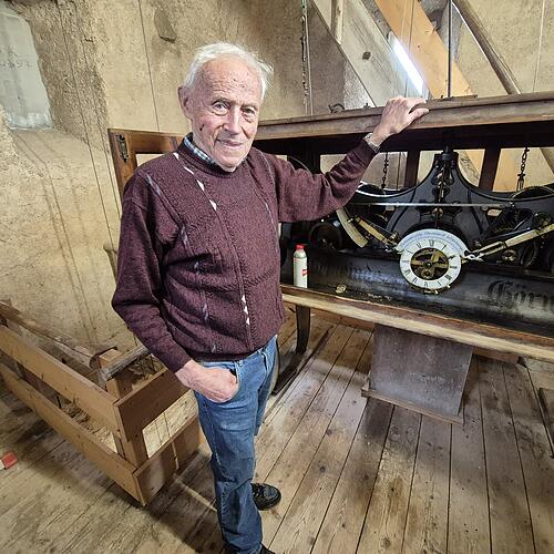 Fritz Rüd steigt täglich 98 Stufen hoch – damit die Görwihler Kirchturmuhr weiter tickt