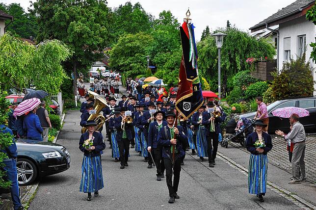 Bild 7: Der Pfingstmusikfest Jubiläumszug zum 100 Jährigen Bestehen in Leimbach – die schönsten Bilder