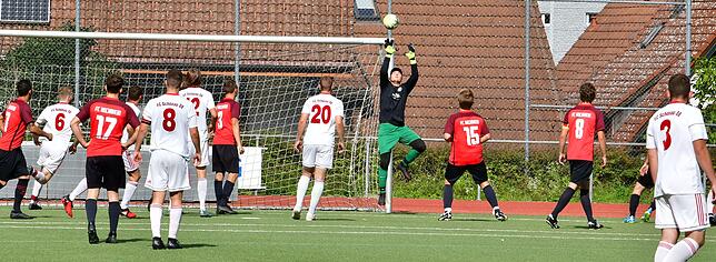 Bild 2: FC Schönau siegt in letzter Minute mit 3:2 gegen den FC Hochrhein &ndash; und wir haben die Bilder!