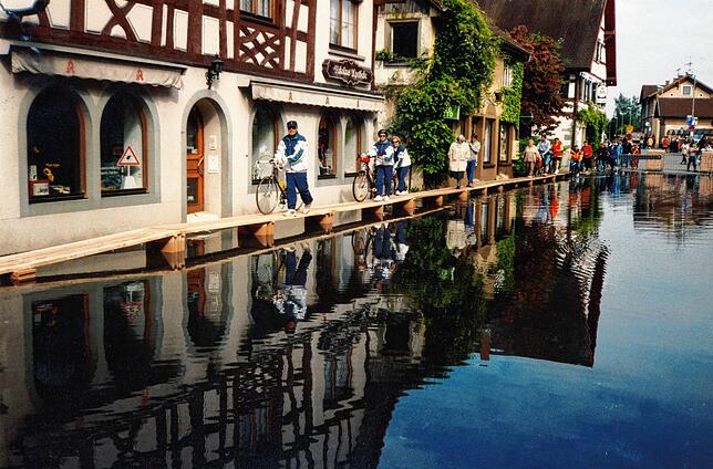 Bild 29: Archivfotos vom Hochwasser 1999: Reichenau vom Festland abgeschnitten
