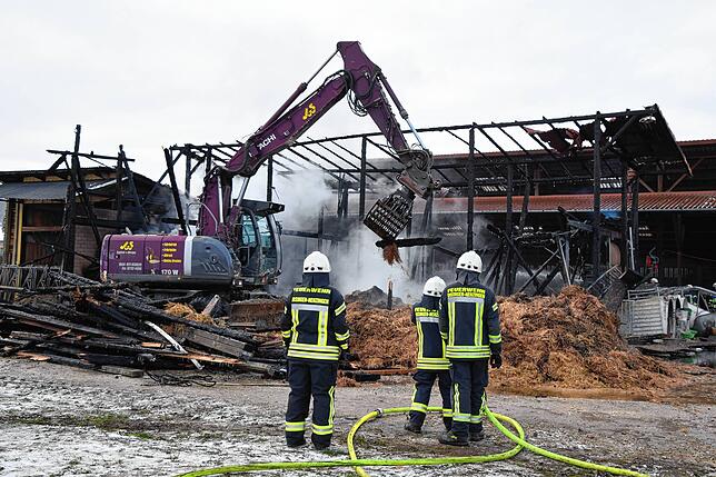 Bild 10: Bilder vom Großbrand eines Ökonomiegebäudes in Orsingen