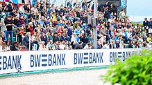 Das Besucherinteresse ist beim Fest der Pferde 2023 sehr groß. Volle Zuschauerränge gibt es folglich beim diesjährigen Umlauf auf dem ...