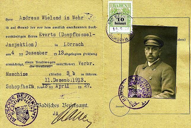 Der Führerschein des Kraftfahrers Andreas Wieland von 1913. Natürlich trug er eine Chauffeur-Uniform.