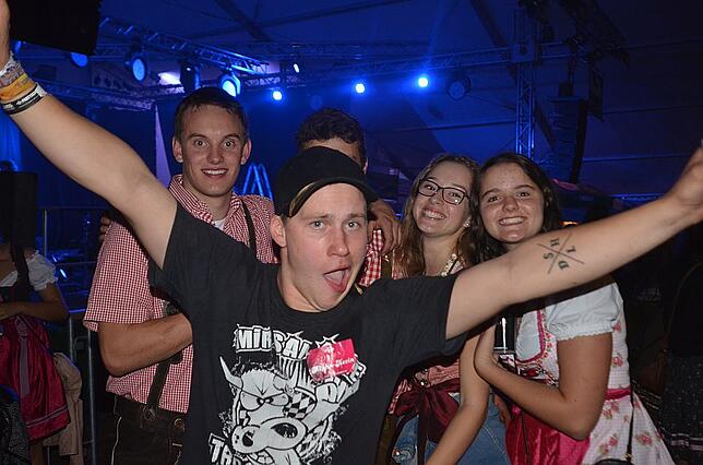 Bild 12: Bilder: Erntedankfest in Weiler startet mit einer großen Party