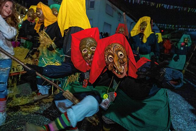 Bild 17: Bilder vom Nachtumzug beim Narrentreffen in Thalheim