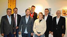Vertreter von drei Todtmooser Vereinen nahmen im Rathaus eine Spender der Sparkasse Hochrhein in Empfang. Von links: Winfried Maier ...