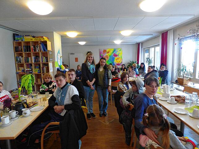 Insgesamt 25 geflüchtete Ukrainer sind beim letzten Café-Treff des MGH bei Kaffee und Kuchen zusammengekommen. Ziel war es, dass die in ...