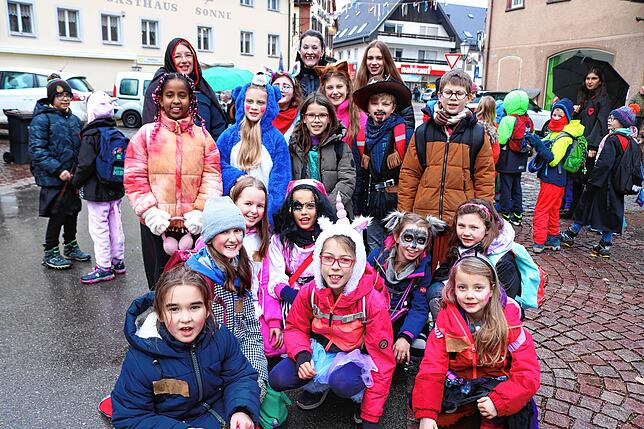 Bereits am Morgen sind die Schüler mit dem Tanz der Vampire unterwegs.