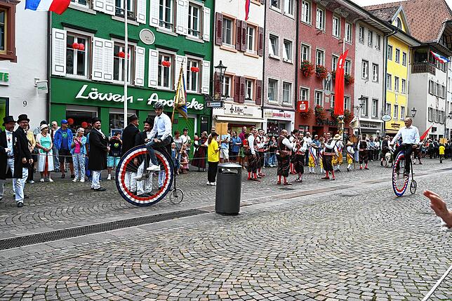 Bild 20: So schön ist das bunte Treiben am Chilbi-Festumzug (Teil 1)