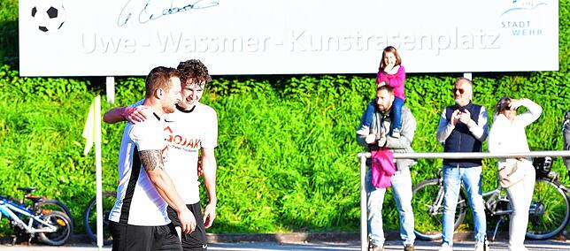 Bild 44: SG FC Wehr/Brennet besiegt den SV Jestetten mit 3:0 – und wir haben Bilder!