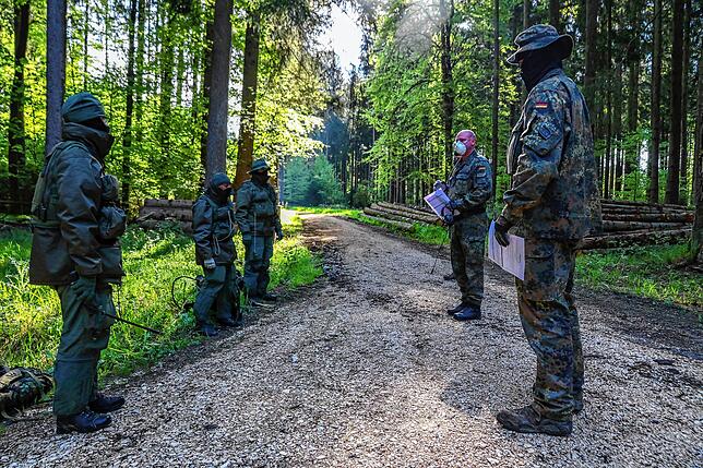 Pfullendorf führt als zentrale Ausbildungseinrichtung die lehrgangsgebundene Ausbildung der Spezialkräfte und spezialisierten Kräfte ...