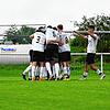 Die SG Kirchen-Hausen jubelt nach dem Treffer zum 2:2-Endstand gegen die SG Marbach/Rietheim.