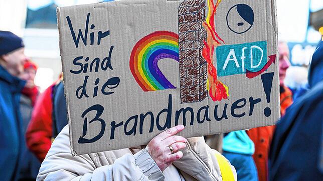 „Wir sind die Brandmauer!“, heißt es auf vielen Plakaten. Aber was ist damit eigentlich gemeint?