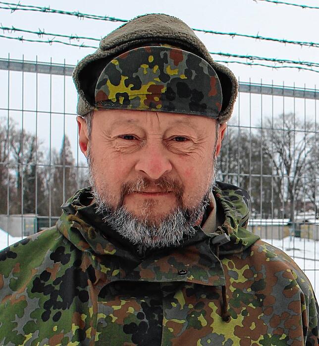 Kasernenfeldwebel Günter Barthel.