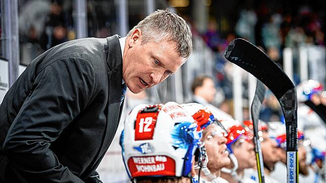 &bdquo;Wenn wir so spielen, gewinnen wir.&ldquo; Schwenningens Cheftrainer Niklas Sundblad geht mit seiner Mannschaft bestens ...