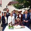 Marion Gentges, Landesministerin für Justiz und Migration, trägt sich vor dem Heimatabend im Schlosshof ins Goldene Buch der Stadt ...